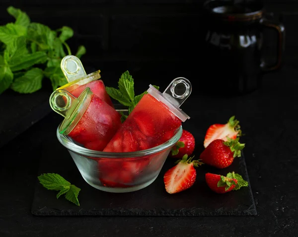 Homemade Ice Cream Strawberries Selective Focus — Stock Photo, Image