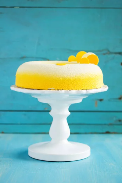 Elegante Cake Exotische Met Kokos Passion Fruit Mango Bananen Bedekt — Stockfoto