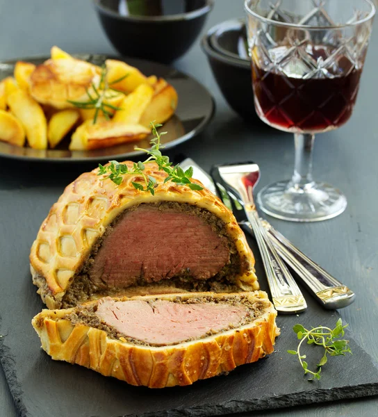 Hemmagjord Jul Beef Wellington Med Konditorivaror Skorpa — Stockfoto