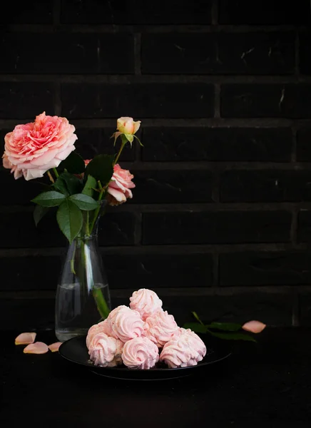 Homemade Strawberry Marshmallows Flowers — Stock Photo, Image