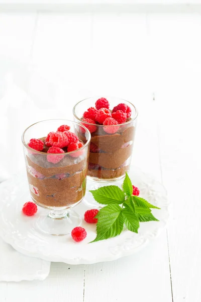 Mousse Chocolate Con Frambuesas Enfoque Selectivo — Foto de Stock