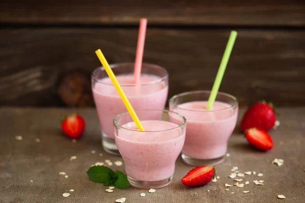 Refreshing Smoothie Oatmeal Strawberries — Stock Photo, Image