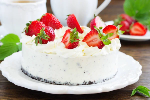 Κρεμώδη Cheesecake Σοκολάτα Μπισκότα Oreo Και Φράουλες — Φωτογραφία Αρχείου