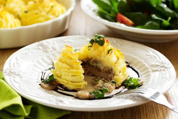 Gebackenes Fleisch Mit Pilzen Kartoffelpüree — Stockfoto
