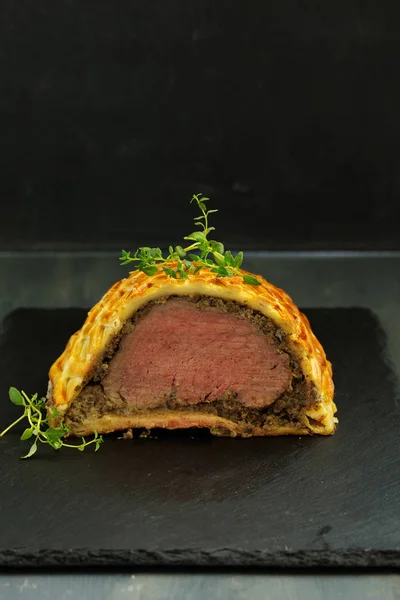 Homemade Christmas Beef Wellington Pastry Crust — Stock Photo, Image