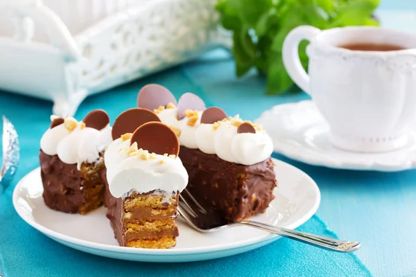 Pastel Chocolate Con Caramelo Crema Maní Shibust Enfoque Selectivo —  Fotos de Stock