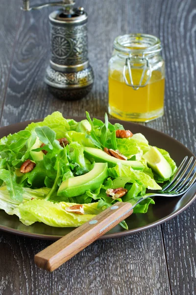 Salad Avocado Pecans — Stock Photo, Image