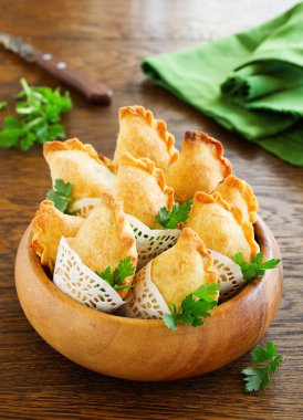 Börek - Arjantin usulü kızarmış etli börek.