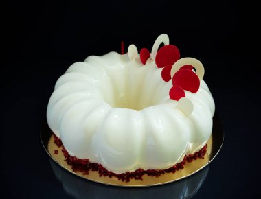 Çikolata glyassazhem kaplı modern pasta..