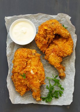 Kızarmış tavuk, Mısır gevreği tava.