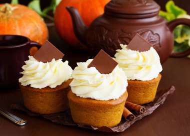 Kremalı kabak kekler.