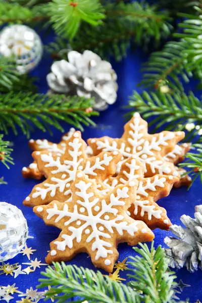 Weihnachten Lebkuchen Form Einer Schneeflocke — Stockfoto