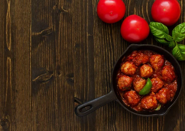 Hausgemachte Frikadellen Tomatensauce — Stockfoto