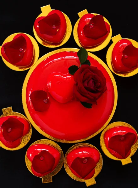 Красные Торты Валентина — стоковое фото