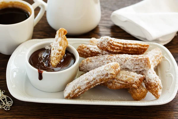 Churros Sıcak Çikolata Pudra Şekeri Ile — Stok fotoğraf