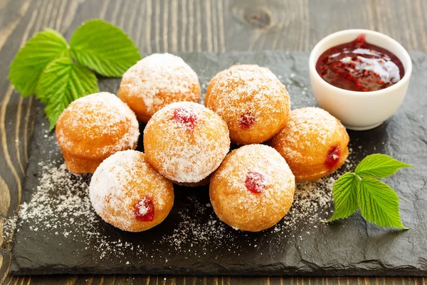 Donuts Rellenos Mermelada Frambuesa Azúcar Polvo — Foto de Stock