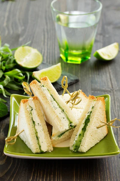 Sanduíche Vegetariano Com Pepino Creme Queijo — Fotografia de Stock