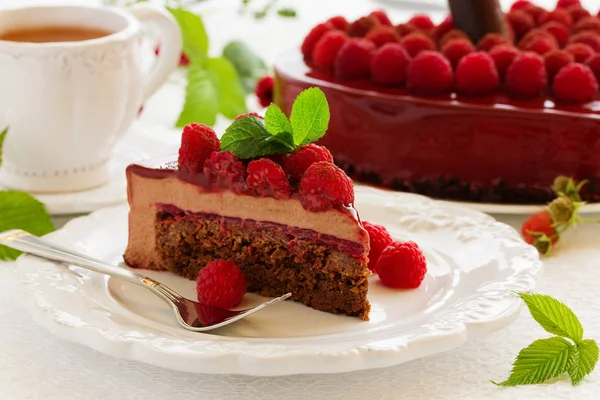 Bolo Chocolate Brownie Com Framboesas — Fotografia de Stock