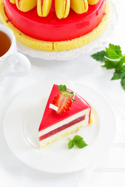 Lemon Strawberry Cake Makarons — Stock Photo, Image