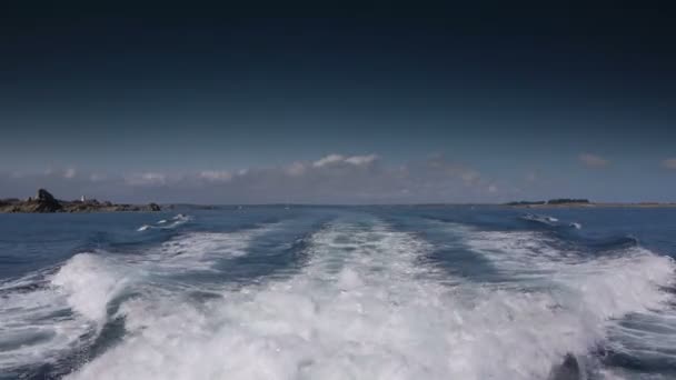 ボートト リップ ブレハ ブルターニュ フランス 船から島のビュー — ストック動画