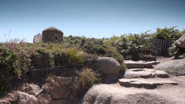 Röd Granit Vaggar Ploumanach Rosa Stenar Vid Kusten Bretagne Frankrike — Stockvideo