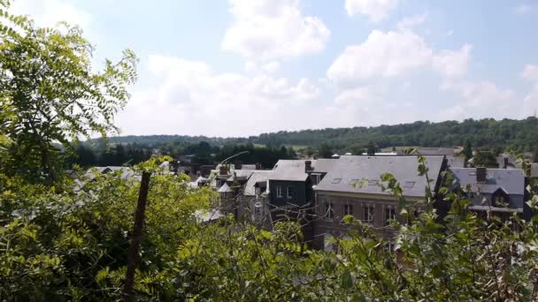景观在 Cormeilles 法国诺曼底的一个浪漫的老村庄 — 图库视频影像