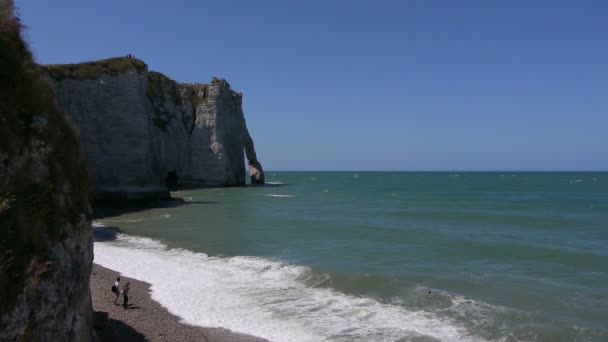 Paredes Íngremes Pedra Calcária Costa Etretat França Normandia — Vídeo de Stock