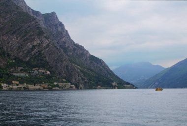 Peyzaj göl ve dağ, Garda Gölü