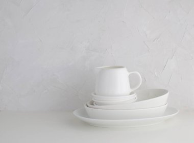 Minimalizm kavramı beyaz porselen sofra yaşam tarzı beyaz arka plan kopya alanı