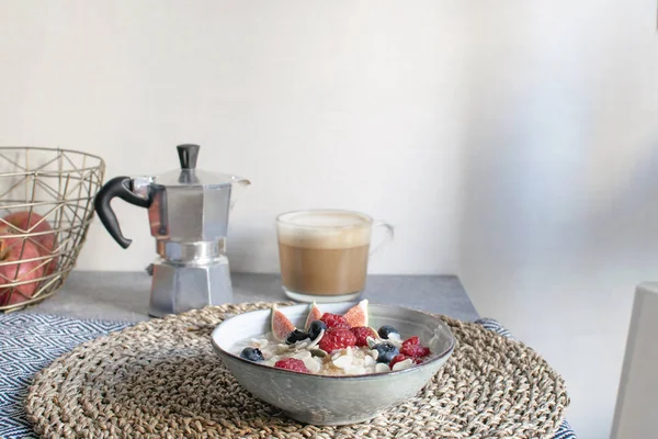 Healthy Breakfast Table Oatmeal Porridge Bowl Ripe Organic Raspberries Blueberries — Stock Photo, Image