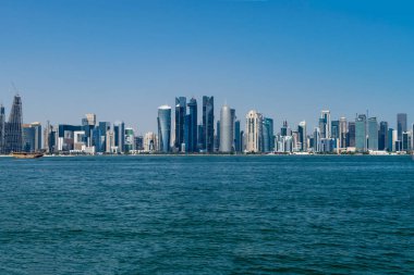 Doha, Katar - 14 Aralık 2018: silüetini şehir merkezi, modern Arapça şehir, Orta Doğu, İş Merkezi