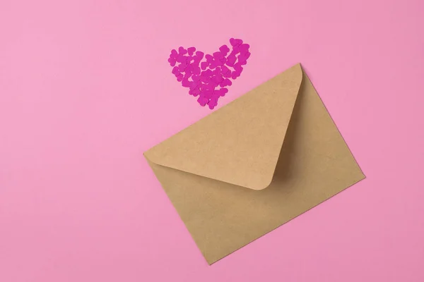 Sevgililer Günü Kavramı Aşk Mektubu Pembe Bir Arka Plan Üzerinde — Stok fotoğraf