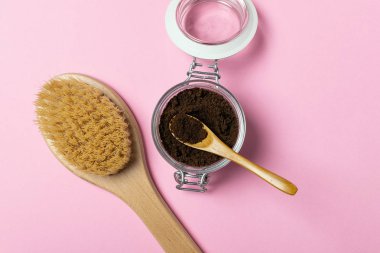 Doğal organik anticellulite kahve Maki, ahşap masaj fırçası