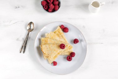 Sabah, kahvaltı - geleneksel Rus blini krep, Fransız 