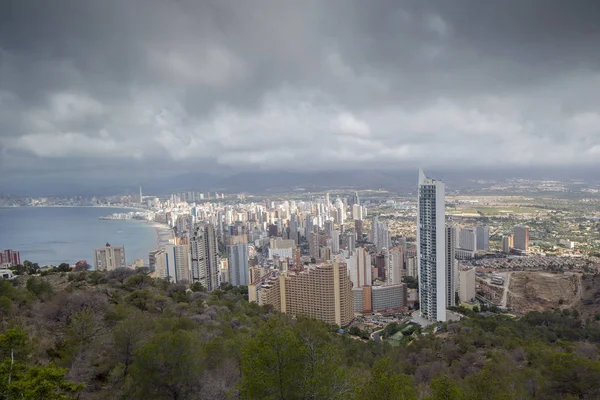 Küste Und Skyline Von Benidorm Spanien Von Einem Hohen Aussichtspunkt — Stockfoto