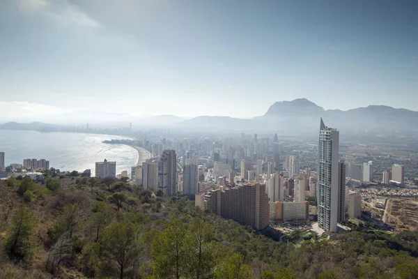 Kust Skyline Van Benidorm Badplaats Spanje Vanaf Hoge Uitkijkpunt — Stockfoto