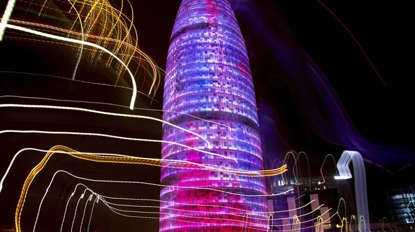 Abstrakta Vertikala Ljus Display Torre Agbar Barcelona Spanien — Stockfoto