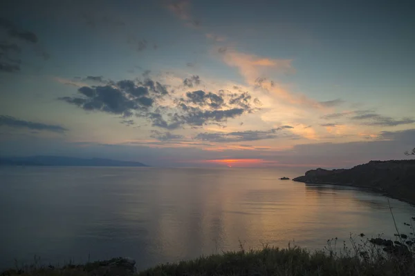 Gökyüzünde Güzel Renklerle Sicilya Milazzo Güzel Gün Batımı — Stok fotoğraf