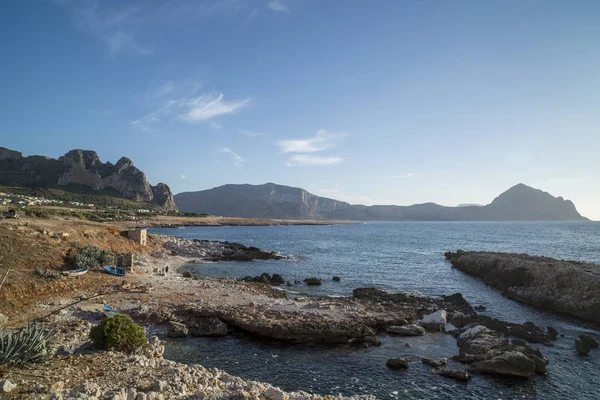 Mała Plaża Miejscowości San Vito Capo Łodzi Rybackich Sycylii Włochy — Zdjęcie stockowe