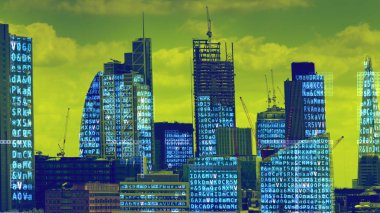 Londra şehir manzarası ile veri ve bilgisayar bilgi bina cephe eşlenen programlama