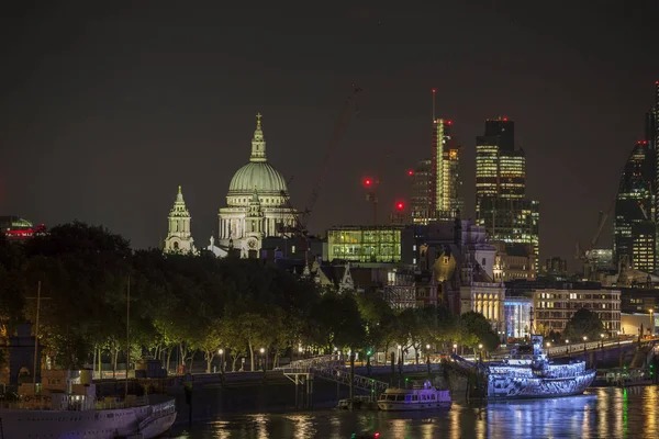 Stupefacente Skyline Londra Luci Refelcted Tamigi Fiume Notte — Foto Stock