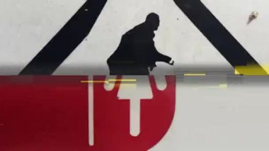 Erkek ve kadın işaretleri farklı grafik görüntüler yapılan sıra 