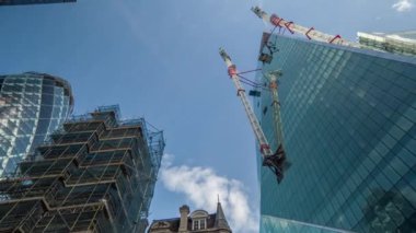 Londra, İngiltere - iplik 05 Mart 2018 - arıyorum uzun boylu gökdelenler ve Londra finans merkezi binalarda kadar çekim