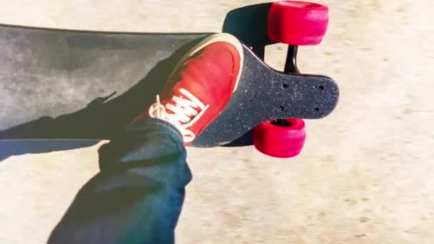 Piedi Maschili Skateboard Elettrico Movimento Lungo Terreno — Video Stock