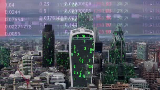 Londons Skyline Mit Daten Und Programmierinformationen Auf Häuserfassaden — Stockvideo