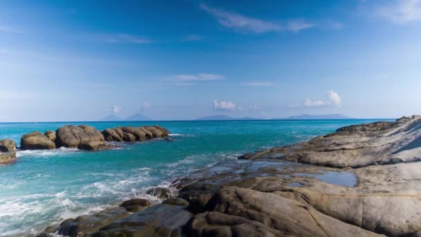 意大利西西里岛的岩石海滩和地中海 颜色秀丽 — 图库视频影像