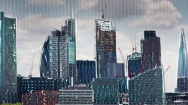 televizyon aksaklık ve binalar üzerinde eşlenen bozulma ile şaşırtıcı Londra manzarası.