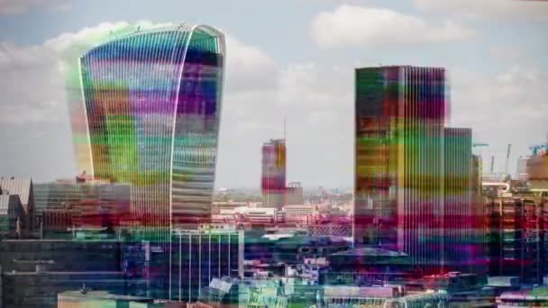 惊人的伦敦天际线与电视故障和变形映射在大厦 — 图库视频影像
