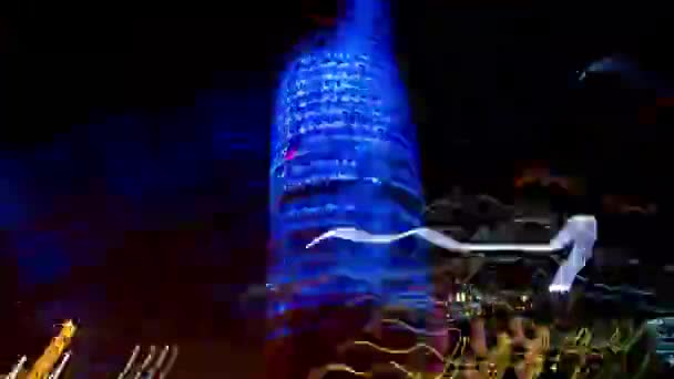 スペイン バルセロナのトーレ アグバール タワーのバルセロナ スペイン 2018 光ディスプレイ — ストック動画