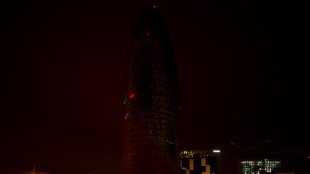 Barcelona Spanien Februar 2018 Beleuchtung Auf Dem Torre Agbar Turm — Stockvideo
